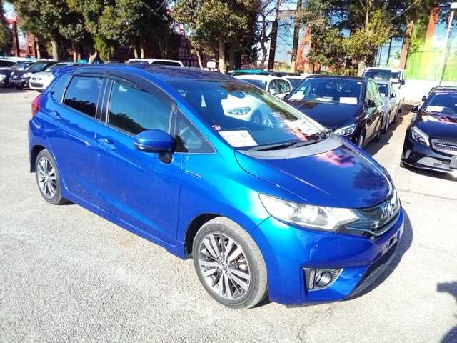 march-2015-honda-fit-15-hybrid-automatic-41000-miles-apple-carplay