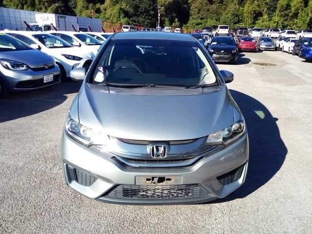 september-2014-honda-fit-15-hybrid-automatic-24000-miles-apple-carplay